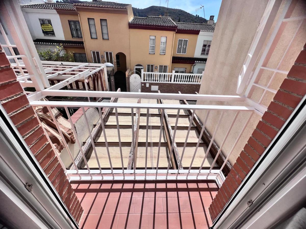 Casa Ideal Familias Y Grupos Con Balcones Exterior Soleada Patios Cerca Alhambra, Sierra Nevada, Rio Genil, Lancha Del Genil, Parque Llano Y Reloj Del Sol Con Barbacoas, Campo De Futbol, Circuito Gimnasia Appartamento Granada Esterno foto