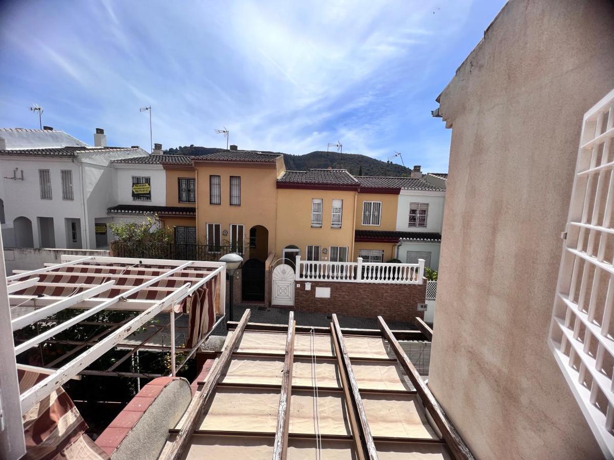 Casa Ideal Familias Y Grupos Con Balcones Exterior Soleada Patios Cerca Alhambra, Sierra Nevada, Rio Genil, Lancha Del Genil, Parque Llano Y Reloj Del Sol Con Barbacoas, Campo De Futbol, Circuito Gimnasia Appartamento Granada Esterno foto