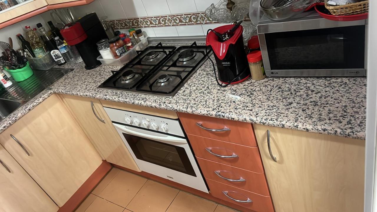 Casa Ideal Familias Y Grupos Con Balcones Exterior Soleada Patios Cerca Alhambra, Sierra Nevada, Rio Genil, Lancha Del Genil, Parque Llano Y Reloj Del Sol Con Barbacoas, Campo De Futbol, Circuito Gimnasia Appartamento Granada Esterno foto