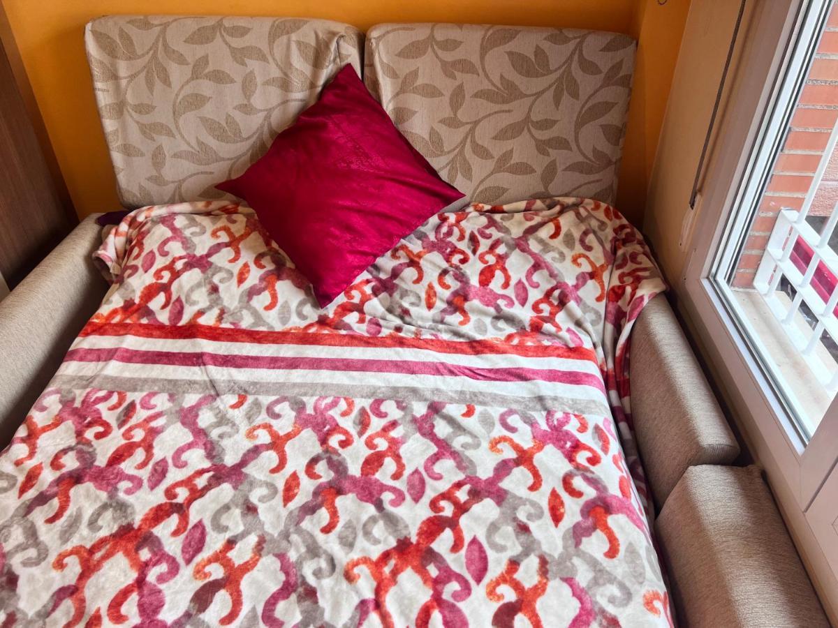 Casa Ideal Familias Y Grupos Con Balcones Exterior Soleada Patios Cerca Alhambra, Sierra Nevada, Rio Genil, Lancha Del Genil, Parque Llano Y Reloj Del Sol Con Barbacoas, Campo De Futbol, Circuito Gimnasia Appartamento Granada Esterno foto