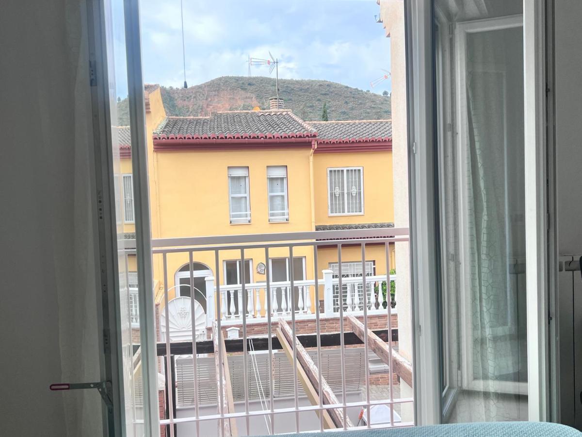 Casa Ideal Familias Y Grupos Con Balcones Exterior Soleada Patios Cerca Alhambra, Sierra Nevada, Rio Genil, Lancha Del Genil, Parque Llano Y Reloj Del Sol Con Barbacoas, Campo De Futbol, Circuito Gimnasia Appartamento Granada Esterno foto