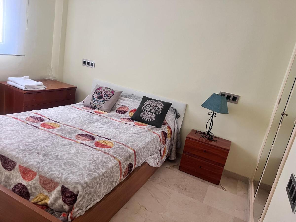 Casa Ideal Familias Y Grupos Con Balcones Exterior Soleada Patios Cerca Alhambra, Sierra Nevada, Rio Genil, Lancha Del Genil, Parque Llano Y Reloj Del Sol Con Barbacoas, Campo De Futbol, Circuito Gimnasia Appartamento Granada Esterno foto