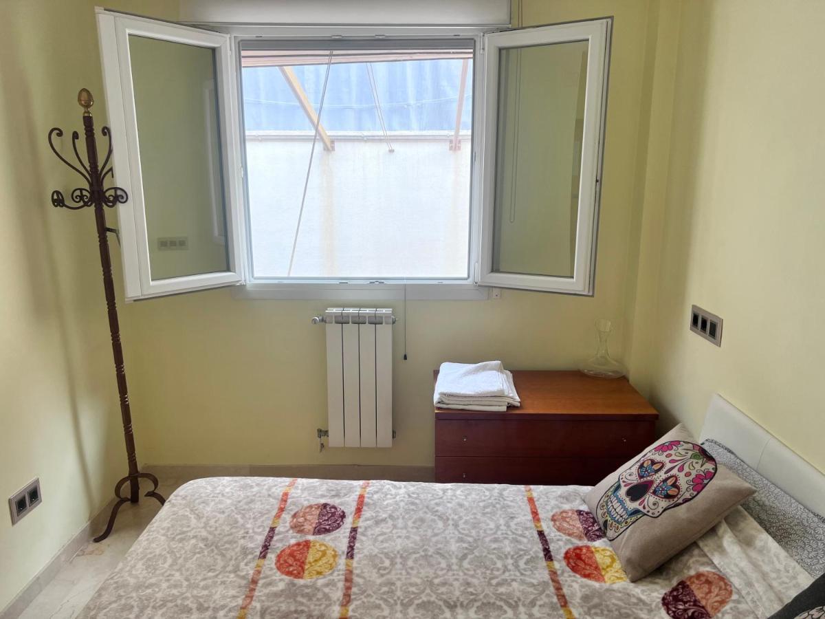 Casa Ideal Familias Y Grupos Con Balcones Exterior Soleada Patios Cerca Alhambra, Sierra Nevada, Rio Genil, Lancha Del Genil, Parque Llano Y Reloj Del Sol Con Barbacoas, Campo De Futbol, Circuito Gimnasia Appartamento Granada Esterno foto