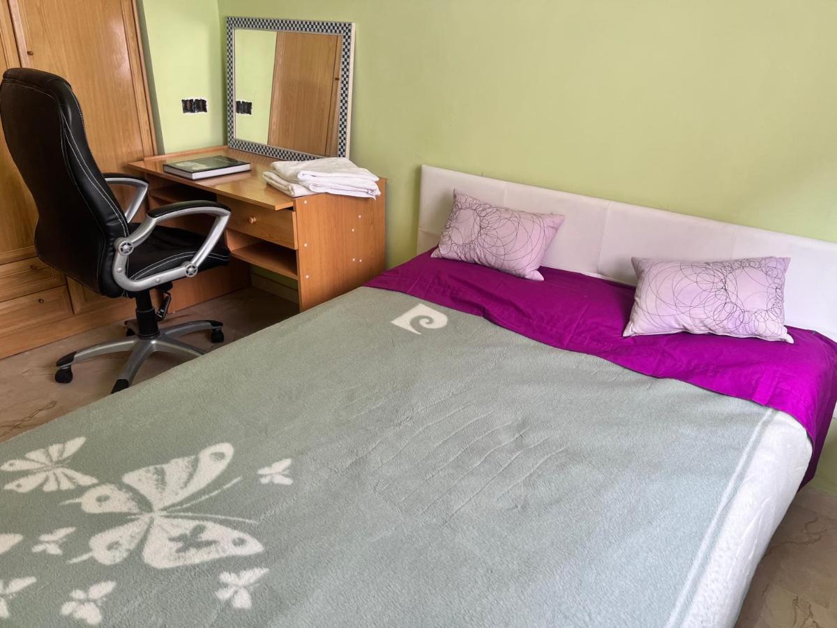 Casa Ideal Familias Y Grupos Con Balcones Exterior Soleada Patios Cerca Alhambra, Sierra Nevada, Rio Genil, Lancha Del Genil, Parque Llano Y Reloj Del Sol Con Barbacoas, Campo De Futbol, Circuito Gimnasia Appartamento Granada Esterno foto