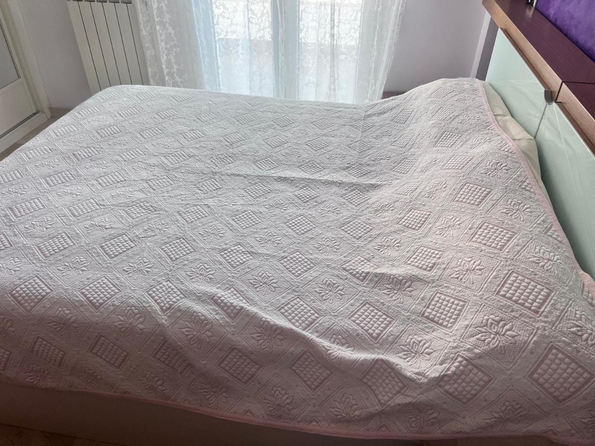Casa Ideal Familias Y Grupos Con Balcones Exterior Soleada Patios Cerca Alhambra, Sierra Nevada, Rio Genil, Lancha Del Genil, Parque Llano Y Reloj Del Sol Con Barbacoas, Campo De Futbol, Circuito Gimnasia Appartamento Granada Esterno foto