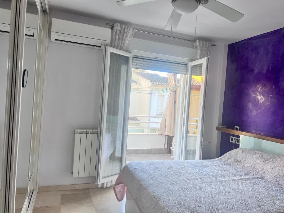 Casa Ideal Familias Y Grupos Con Balcones Exterior Soleada Patios Cerca Alhambra, Sierra Nevada, Rio Genil, Lancha Del Genil, Parque Llano Y Reloj Del Sol Con Barbacoas, Campo De Futbol, Circuito Gimnasia Appartamento Granada Esterno foto