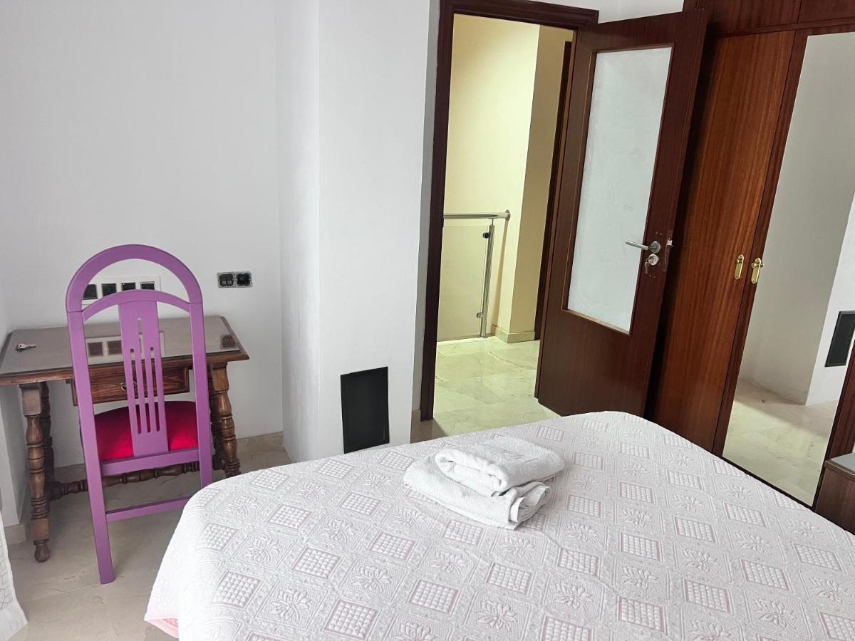 Casa Ideal Familias Y Grupos Con Balcones Exterior Soleada Patios Cerca Alhambra, Sierra Nevada, Rio Genil, Lancha Del Genil, Parque Llano Y Reloj Del Sol Con Barbacoas, Campo De Futbol, Circuito Gimnasia Appartamento Granada Esterno foto