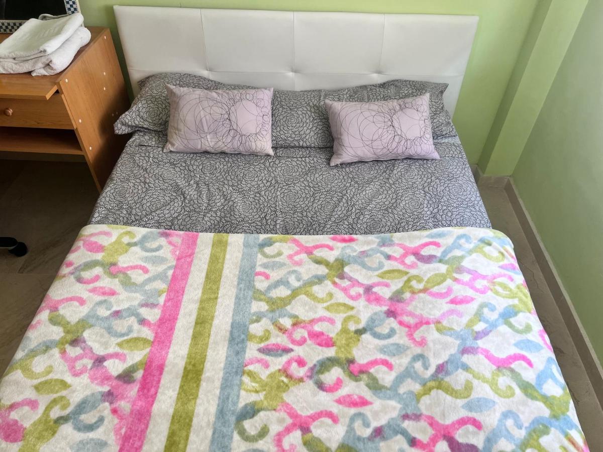 Casa Ideal Familias Y Grupos Con Balcones Exterior Soleada Patios Cerca Alhambra, Sierra Nevada, Rio Genil, Lancha Del Genil, Parque Llano Y Reloj Del Sol Con Barbacoas, Campo De Futbol, Circuito Gimnasia Appartamento Granada Esterno foto