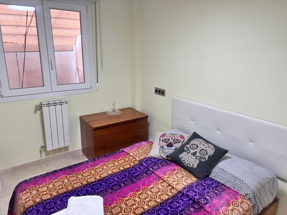 Casa Ideal Familias Y Grupos Con Balcones Exterior Soleada Patios Cerca Alhambra, Sierra Nevada, Rio Genil, Lancha Del Genil, Parque Llano Y Reloj Del Sol Con Barbacoas, Campo De Futbol, Circuito Gimnasia Appartamento Granada Esterno foto
