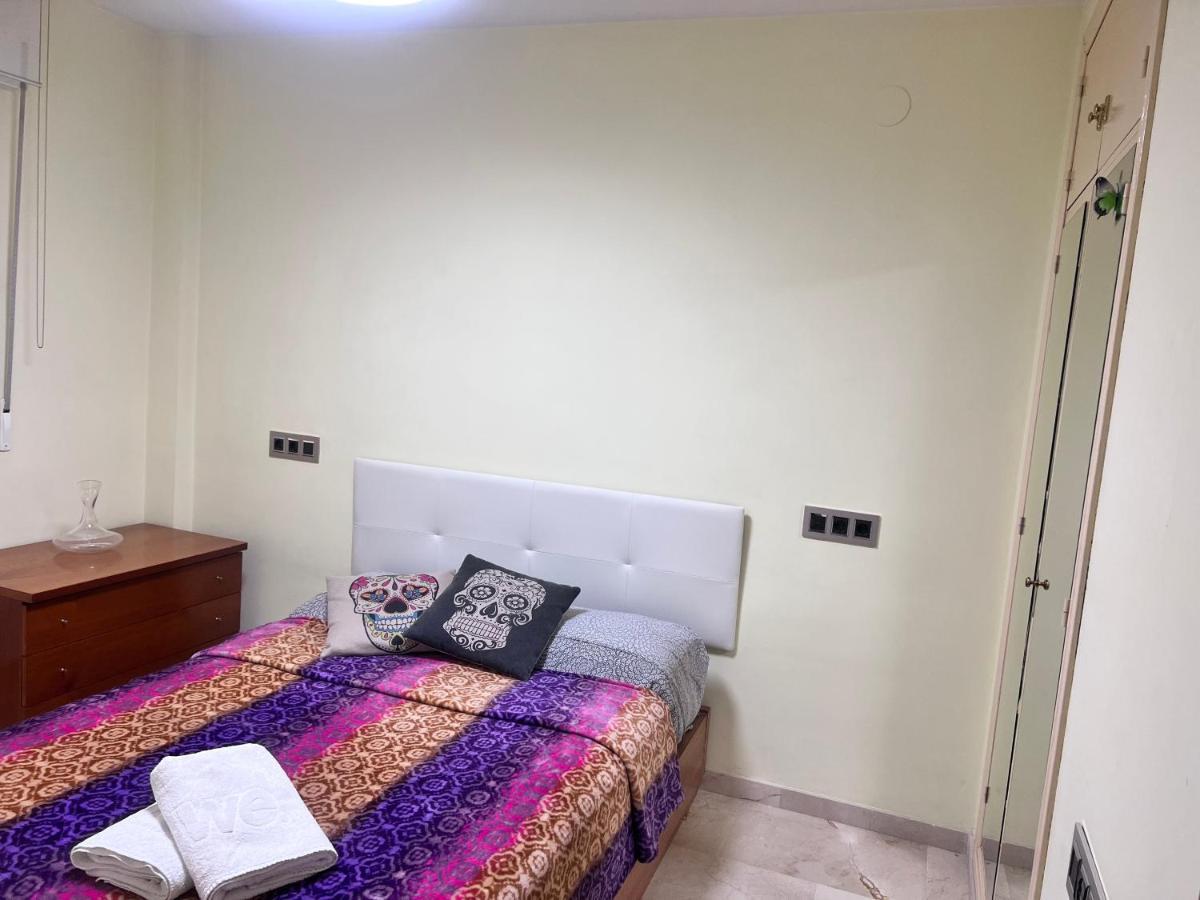 Casa Ideal Familias Y Grupos Con Balcones Exterior Soleada Patios Cerca Alhambra, Sierra Nevada, Rio Genil, Lancha Del Genil, Parque Llano Y Reloj Del Sol Con Barbacoas, Campo De Futbol, Circuito Gimnasia Appartamento Granada Esterno foto